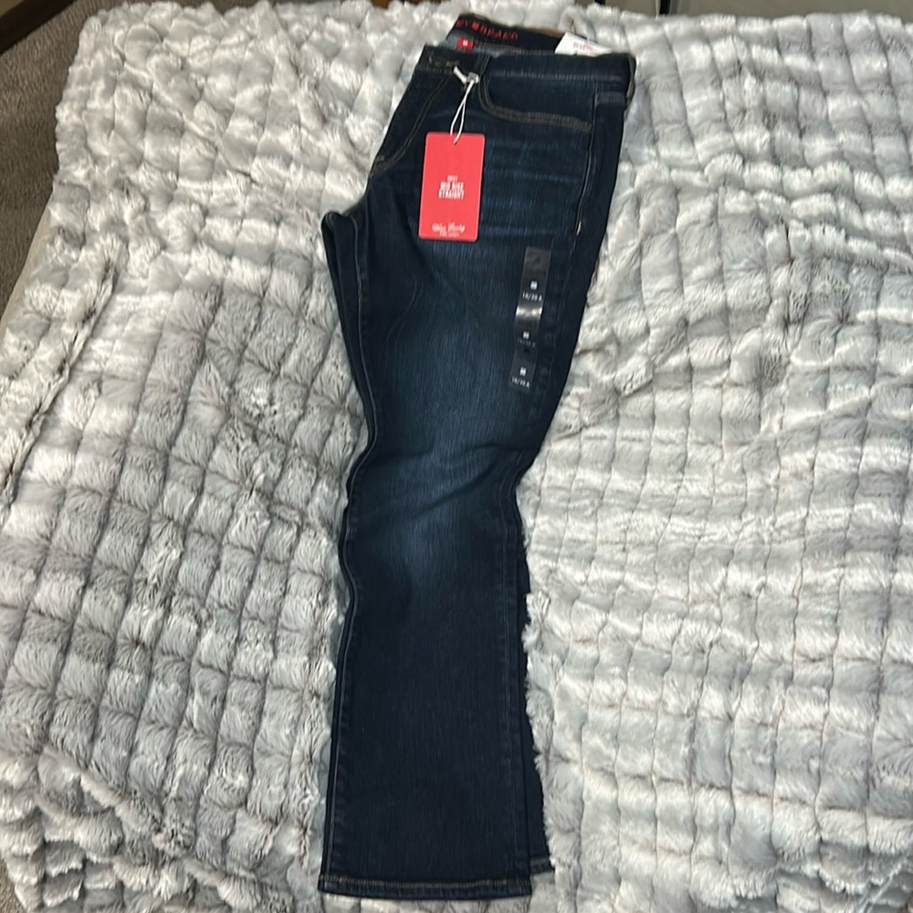 NWT Lucky Brand Sweet Mid Rise Straight